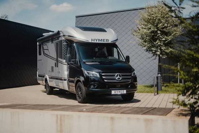 Hymer B Klasse Blackline 1