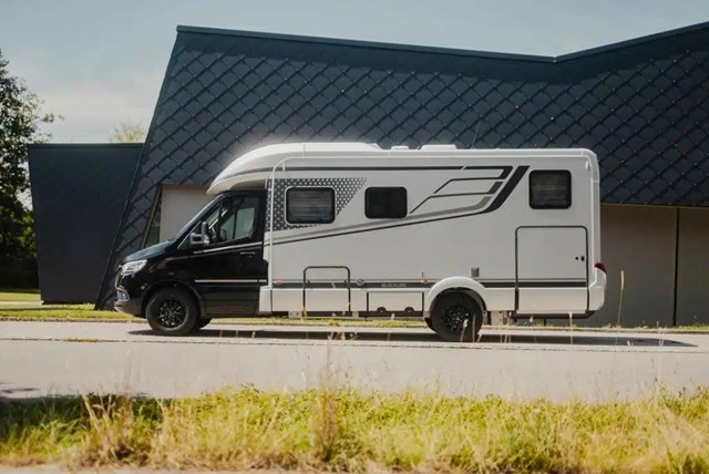 Hymer B Klasse Blackline 3.Jpg