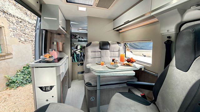 Chausson Van V690 Interni 4