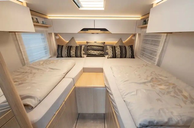 Hymer B Klasse Blackline 4.Jpg